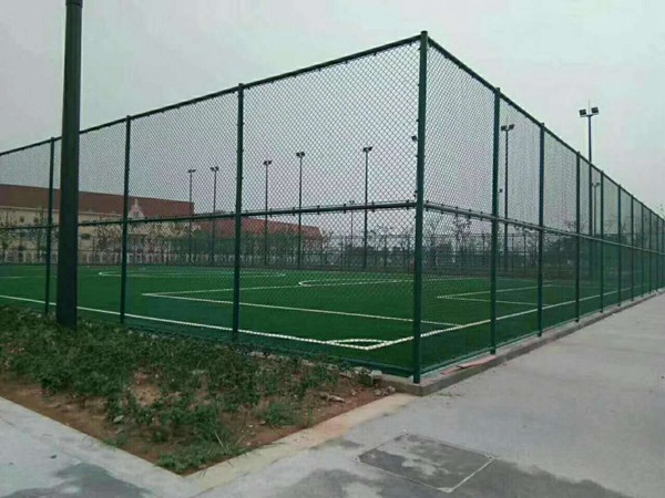学校足球场围网